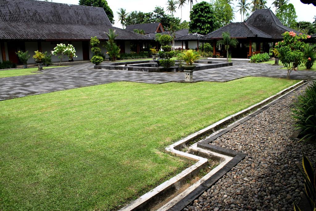 Manohara Resort Magelang Esterno foto